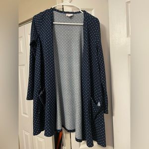 Open cardigans size small fits size 2-6. EUC. Super soft and has patch pockets